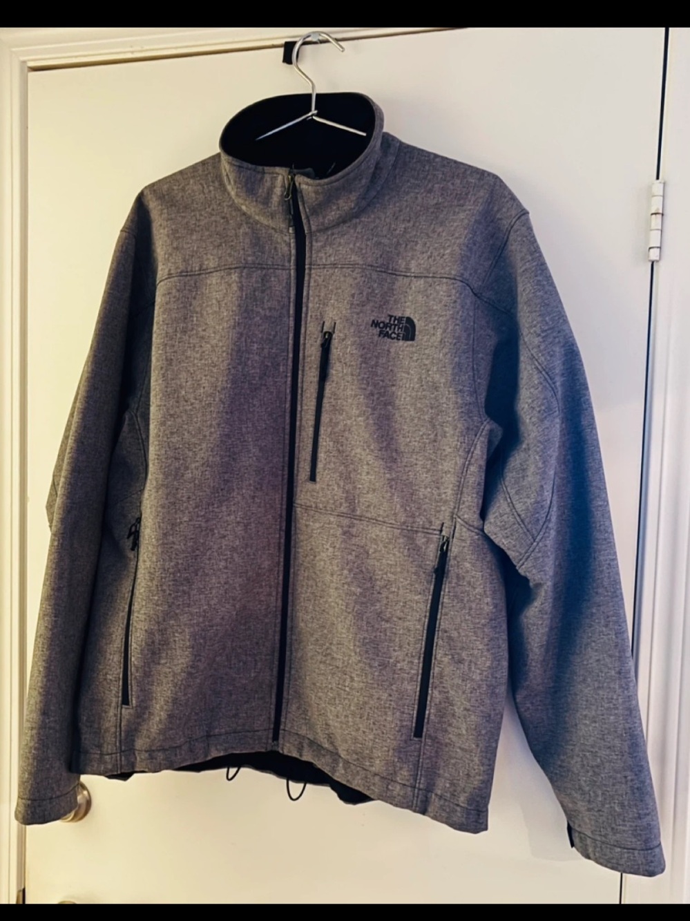 The North Face Men's Heather Gray Lightweight Jacket